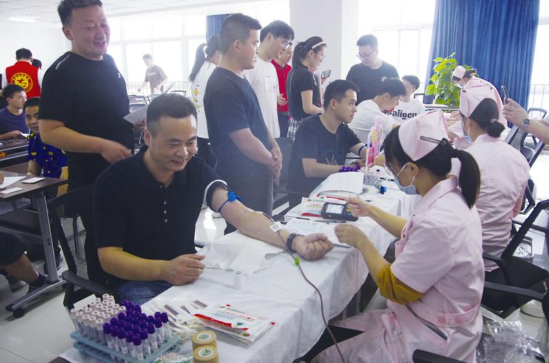 集中区组织无偿献血活动